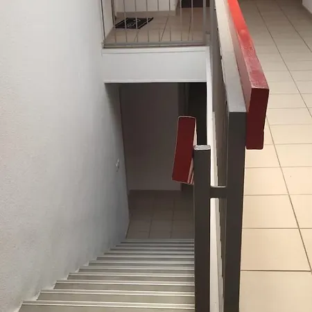 Le Gallion Piscine Et Commerces 1 De France